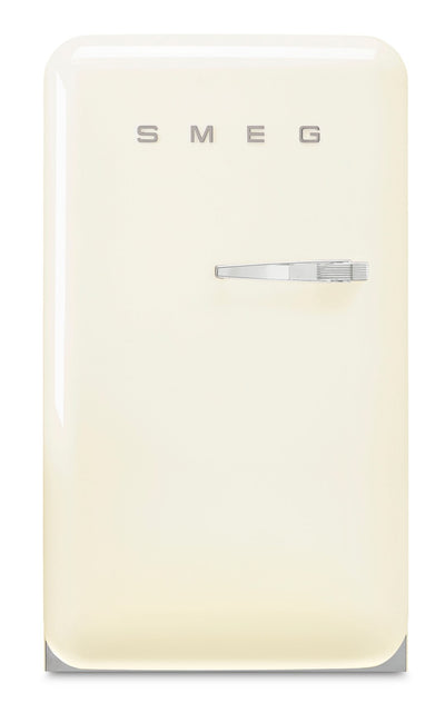 Smeg 4.31 Cu. Ft. Retro Compact Refrigerator - FAB10ULCR3|Réfrigérateur compact Smeg rétro de 4,31 pi3 - FAB10ULCR3
