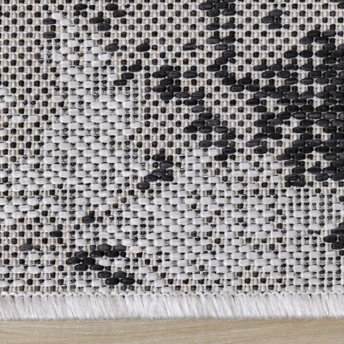 Jackson Distressed Damask Indoor/Outdoor Area Rug - 5'3\" x 7'7\"