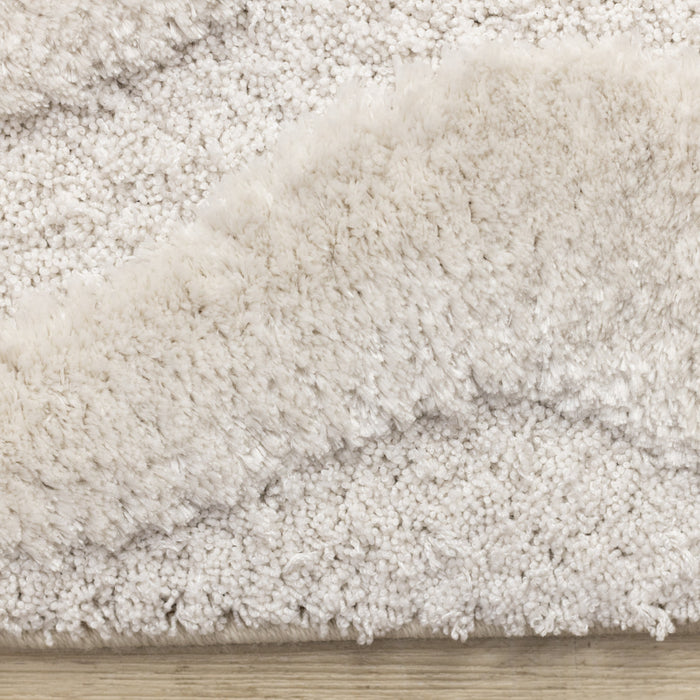 Lincoln Modern Luxurious Plush White Curves Area Rug - 6'7\" x 9'6\"