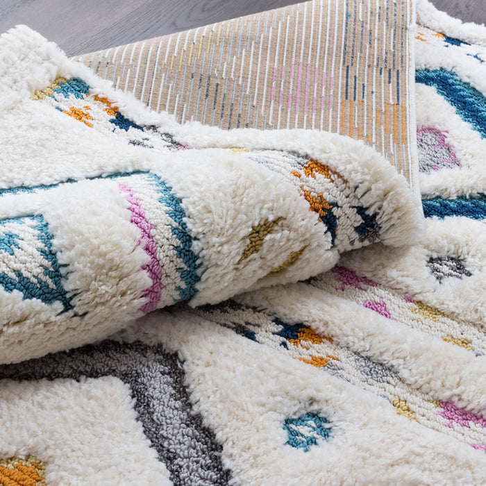 Lola Chevron Shag Area Rug - 2'7\" x 8'