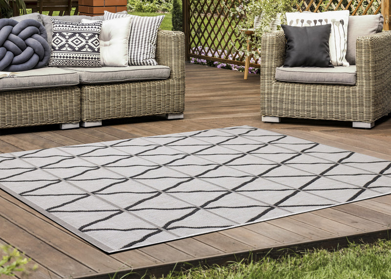 Jackson Diamond Indoor/Outdoor Area Rug - 7'10\" x 10'6\"