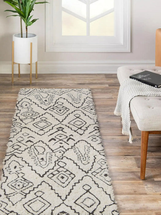 Aurelia Contemporary 2'3\" x 7'6\" Runner Rug in Ivory Indoor Area Rug