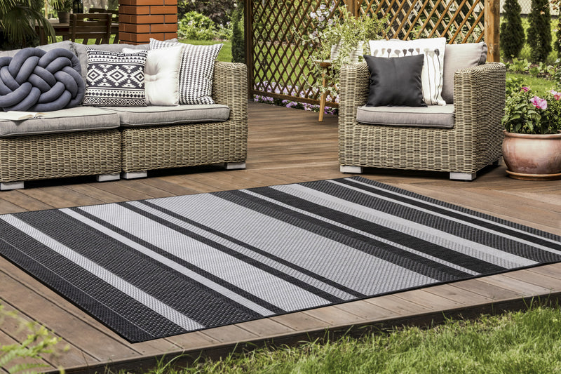 Jackson Striped Indoor/Outdoor Area Rug - 6'7\" x 9'6\"