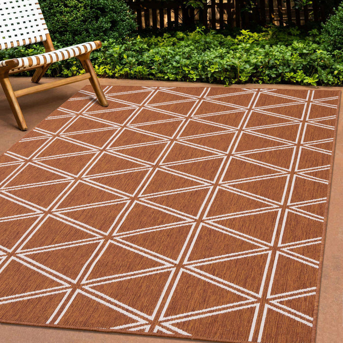 Brooke Geometric Diamond Pattern Outdoor Area Rug - 5'3\" x 7'7\"
