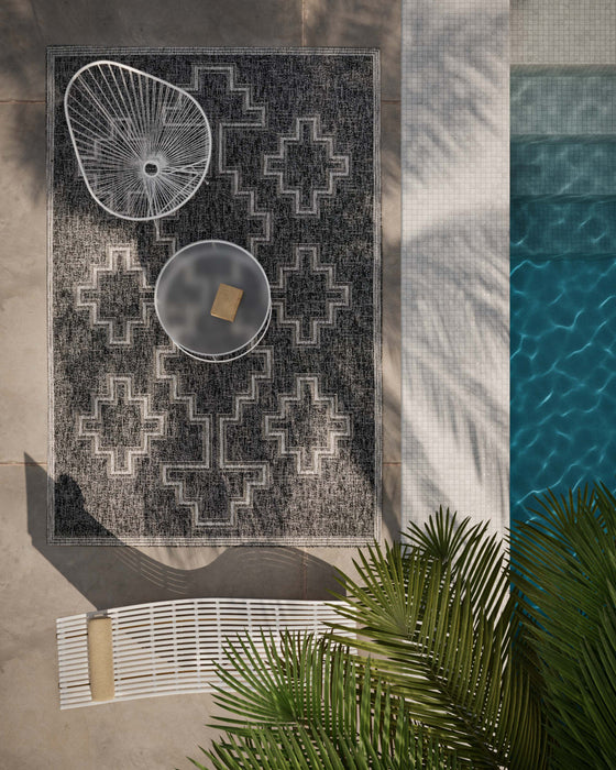 Esina Transitional 5'3\" x 7'0\" Area Rug in Black Indoor Area Rug