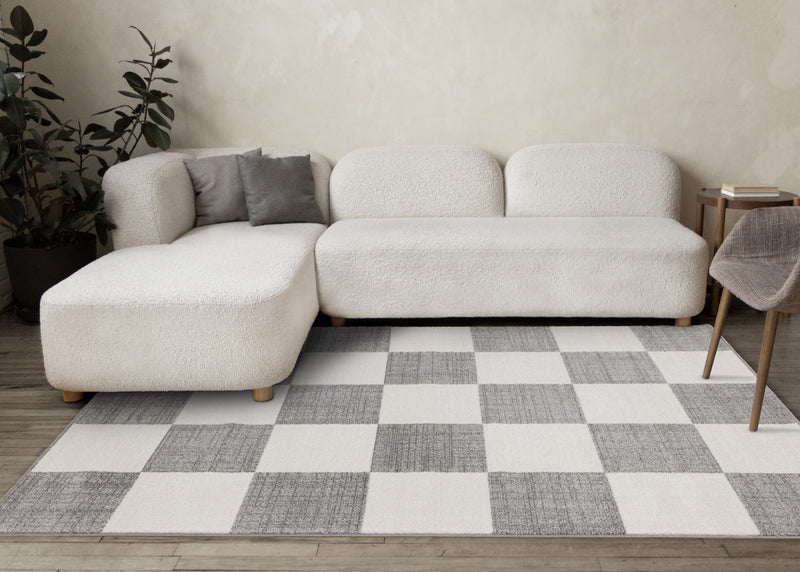 Covington Grey White Checkered Pattern Rug, 5'3\" x 7'7\" Indoor Area Rug