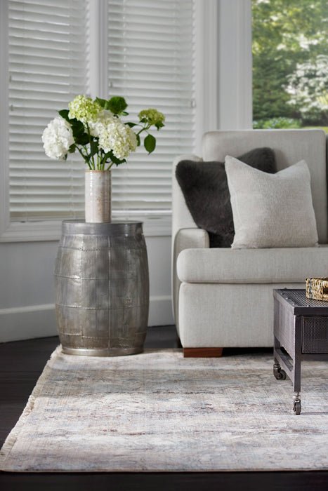 Malia Traditional 5'0\" x 7'9\" Area Rug in Blue Indoor Area Rug