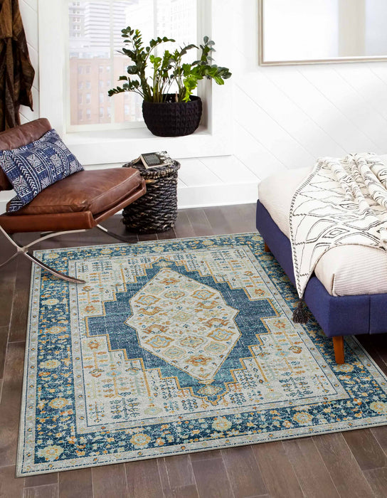 Kinsley Traditional 5'3\" x 7'3\" Area Rug in Blue Indoor Area Rug