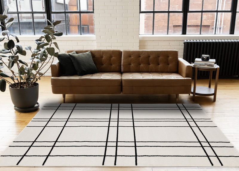 Covington Grey White Checkered Pattern Rug, 6'7\" x 9'10\" Indoor Area Rug