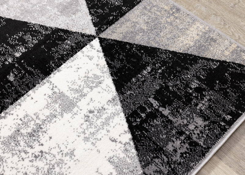 Covington Distressed Triangles Area Rug - 2'8\" x 4'11\"
