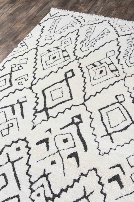 Aurelia Contemporary 5'3\" x 7'2\" Area Rug in Ivory Indoor Area Rug