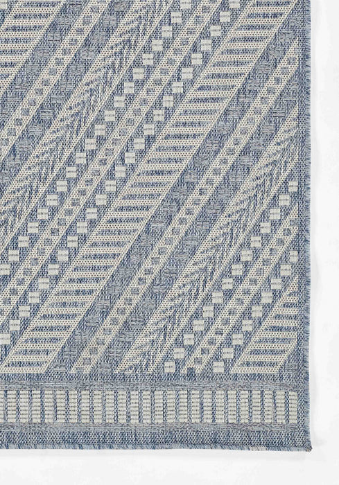 Livia Transitional 5'3\" x 7'0\" Area Rug in Blue Indoor Area Rug