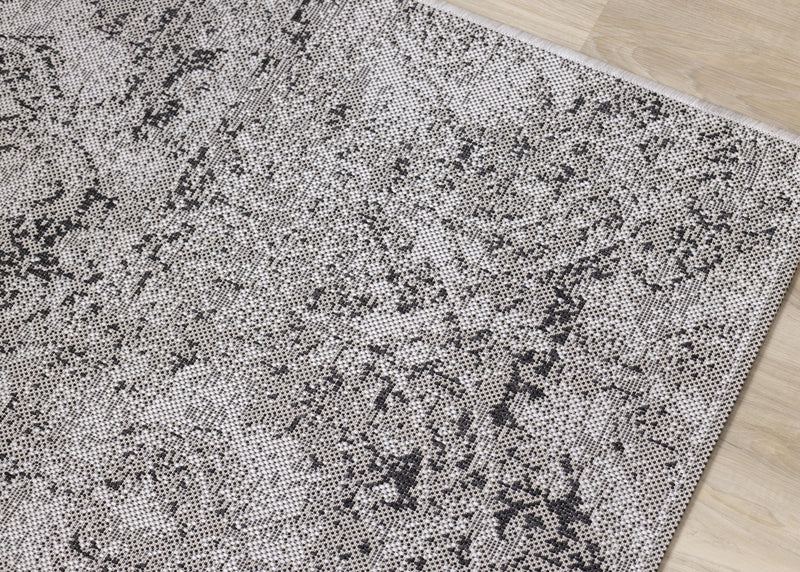 Jackson Distressed Damask Indoor/Outdoor Area Rug - 7'10\" x 10'6\"