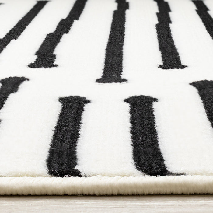 Forte Black White Stripes Area Rug - 4'7\" x 6'7\"