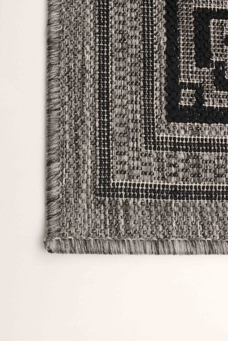 Versach Grey Area Rug - 5'0\" x 8'0\"