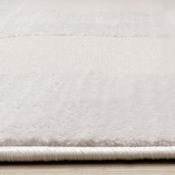 Leonardo White Grey Checkered Area Rug - 2'7\" x 4'11\"