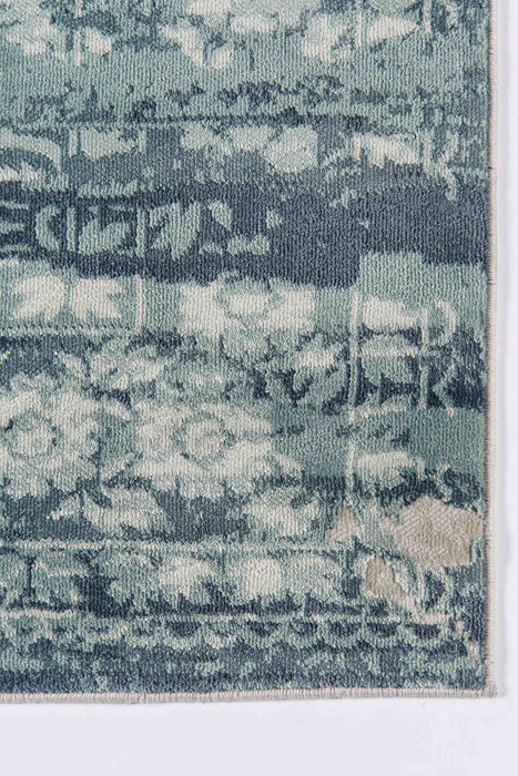 Delphine Traditional 5'1\" x 7'7\" Area Rug in Blue Indoor Area Rug