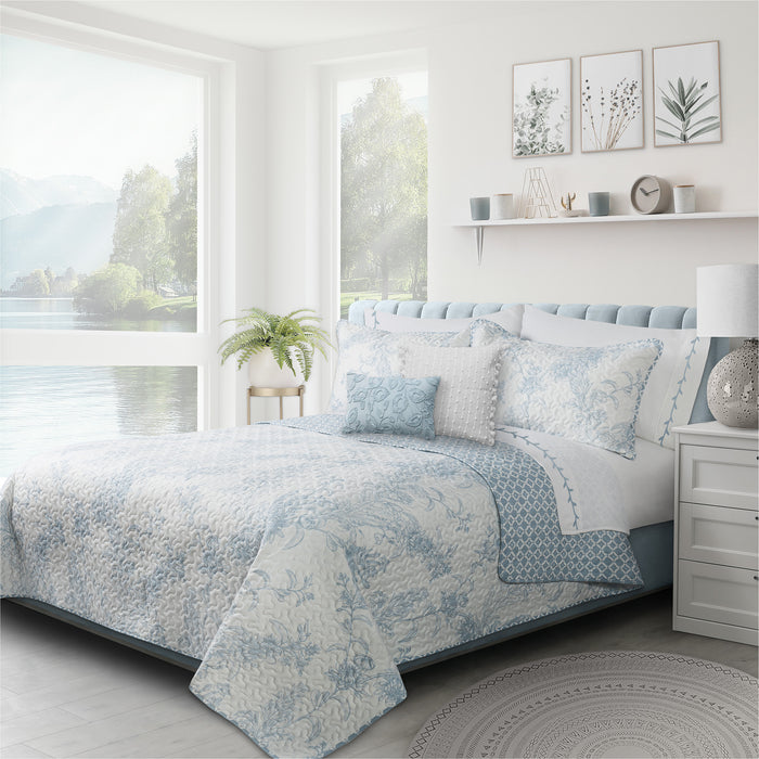 Reversible 3-Piece King Quilt Set, Blue & White Floral Microfiber Bedding