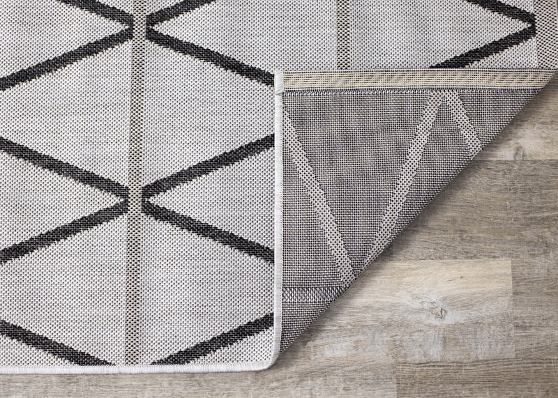 Jackson Diamond Indoor/Outdoor Area Rug - 2'8\" x 4'3\"