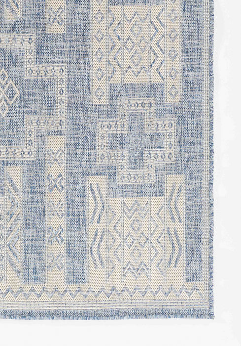 Nyra Transitional 5'3\" x 7'0\" Area Rug in Blue Indoor Area Rug