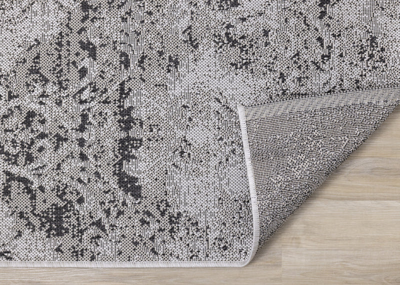 Jackson Distressed Damask Indoor/Outdoor Area Rug - 5'3\" x 7'7\"