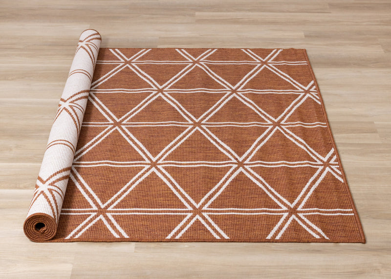 Brooke Geometric Diamond Pattern Outdoor Area Rug - 5'3\" x 7'7\"