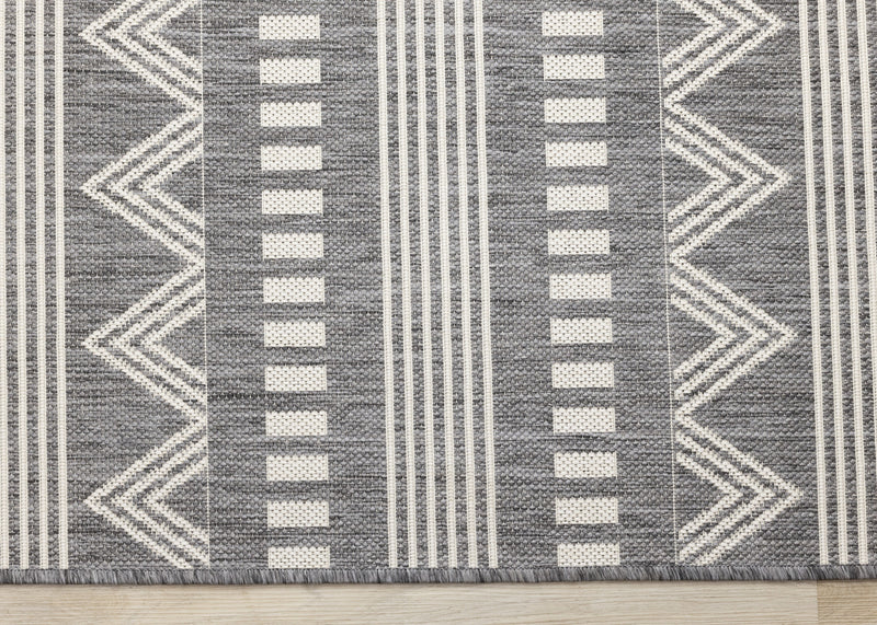 Jackson Grey White Patterned Rows Rug, 5'3\" x 7'7\" Outdoor Area Rug