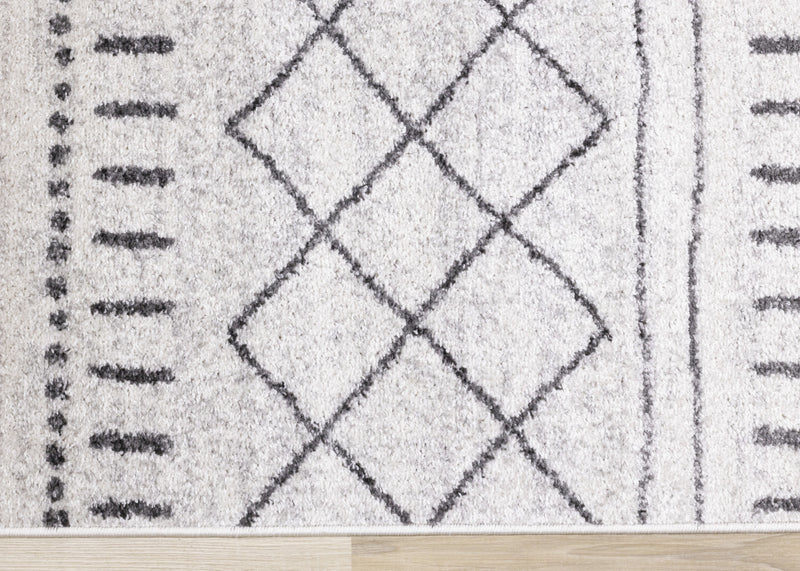 Emmett Grey Tribal Inspired Frieze Rug, 5'3\" x 7'7\" Indoor Area Rug