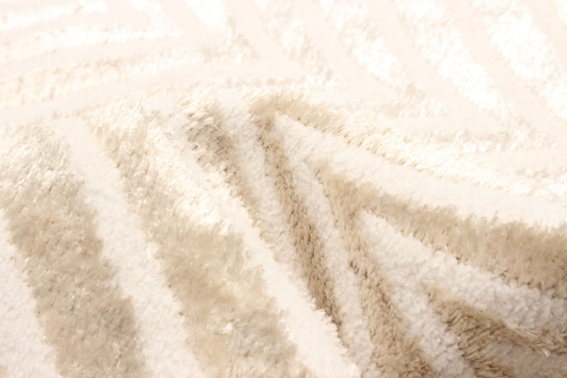 Roman Ivory Area Rug - 5'0\" x 8'0\"