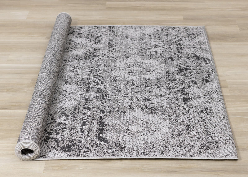 Jackson Distressed Damask Indoor/Outdoor Area Rug - 5'3\" x 7'7\"