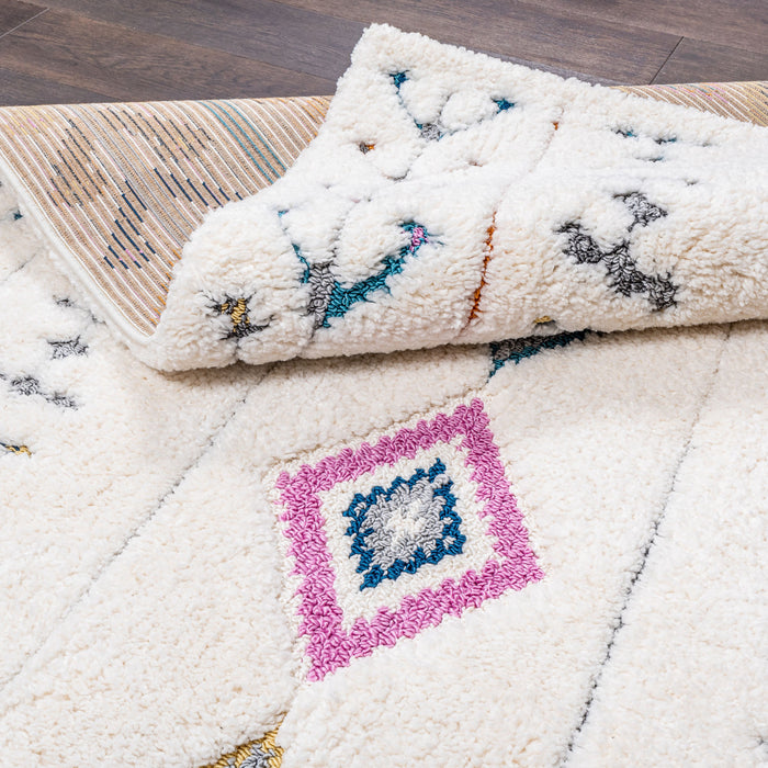 Lola Diamond Motif Shag Area Rug - 2'7\" x 8'