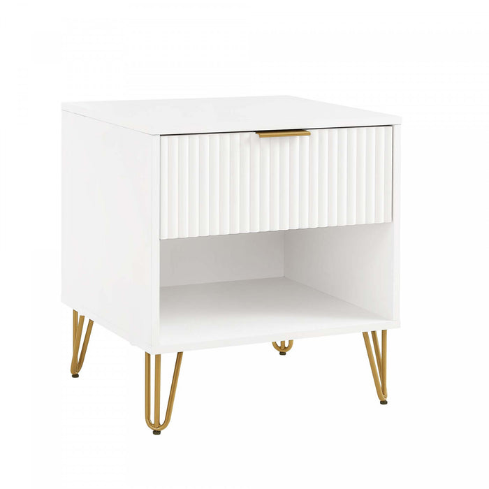 Dumbo Modern 20\" Fluted Nightstand in White (1-Drawer)
