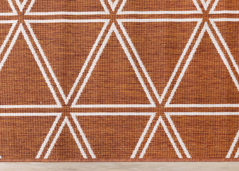 Brooke Geometric Diamond Pattern Outdoor Area Rug - 5'3\" x 7'7\"