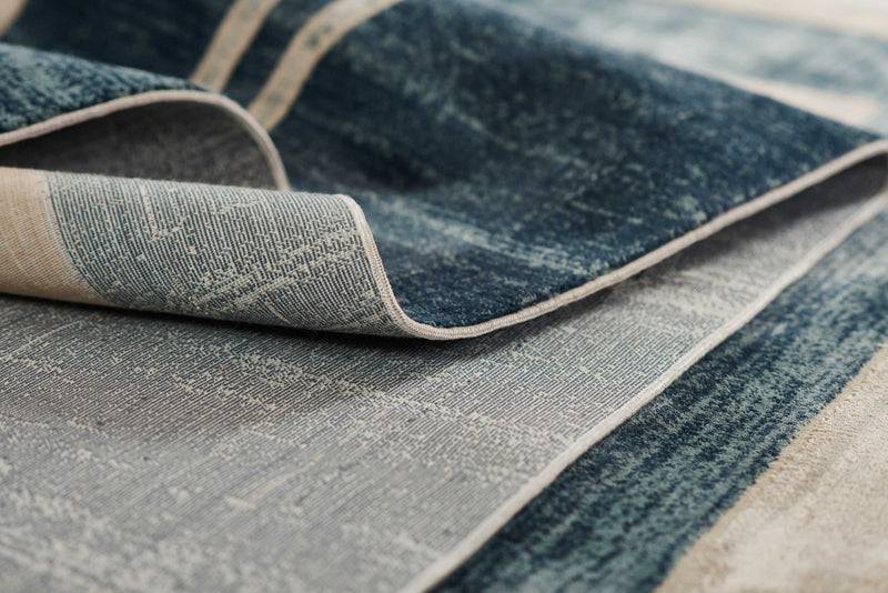 Sorelle Contemporary 5'1\" x 7'7\" Area Rug in Blue Indoor Area Rug