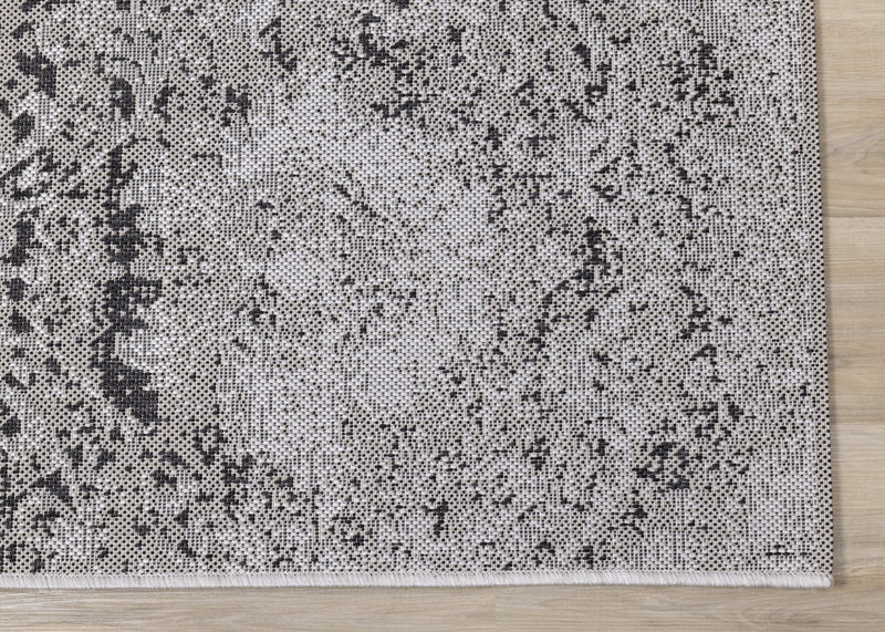 Jackson Distressed Damask Indoor/Outdoor Area Rug - 5'3\" x 7'7\"