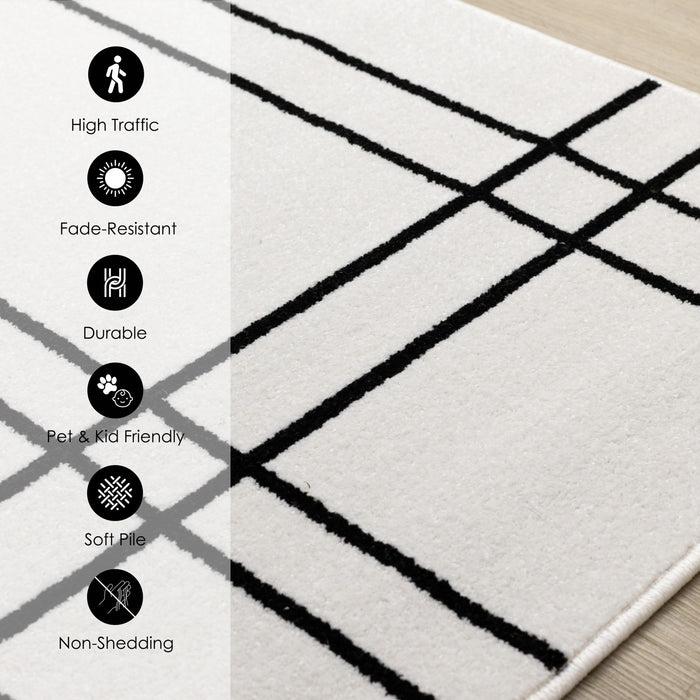 Covington Grey White Checkered Pattern Rug, 5'3\" x 7'7\" Indoor Area Rug