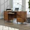 Clifford Place 59.06“ Executive  Desk with 6 Drawers – Grand Walnut | Bureau de direction Clifford Place de 59,06 po à 6 tiroirs - noyer majestueux