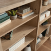 Juble 55.75” Rustic Bookcase with Adjustable Shelves – Prime Oak | Bibliothèque rustique Juble de 55,75 po avec tablettes réglables - chêne clair