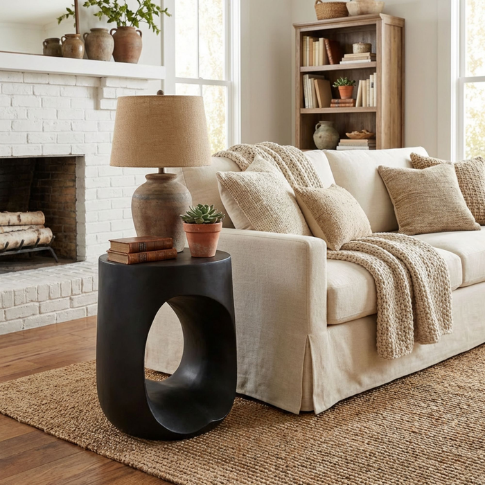 Lana 17.9\" Modern End Table – Matte Black