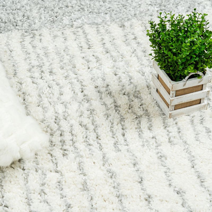 Paris Circle Cream Shag Area Rug - 6'7\" x 9'6\"