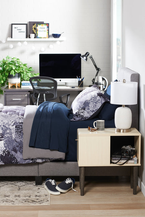 Kort & Co. Gianna 19\" White and Silver Ceramic Table Lamp