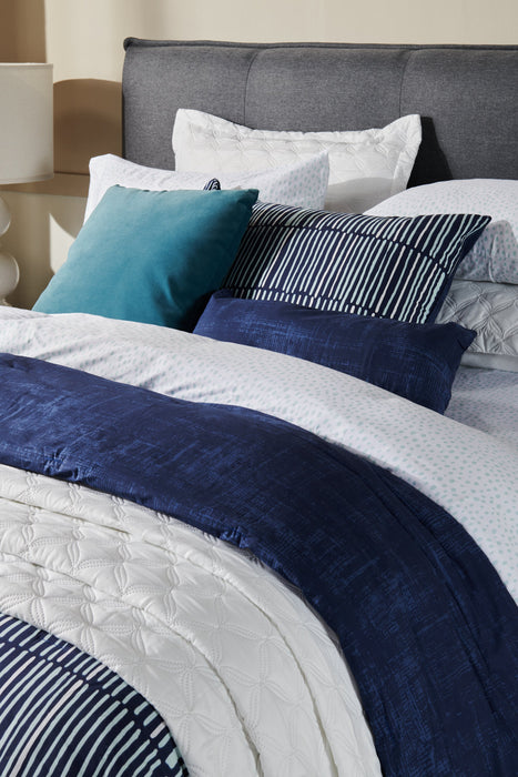 Kort & Co. Lines 4-Piece Queen Comforter Set