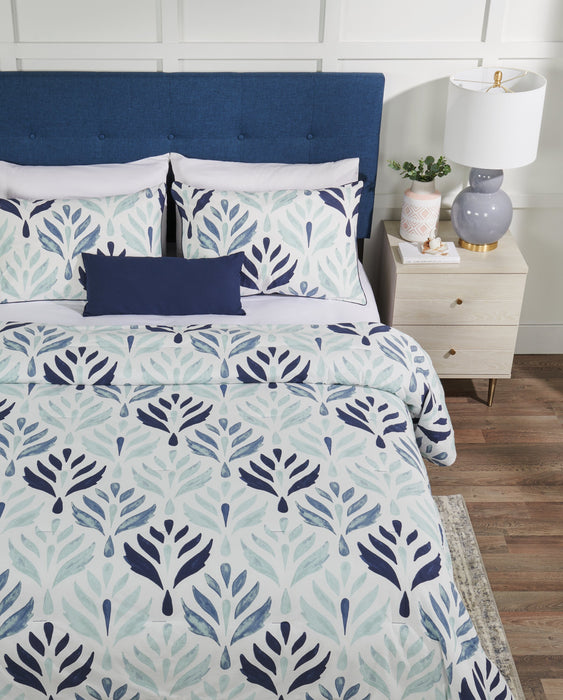 Kort & Co. Medallion 4-Piece Queen Comforter Set