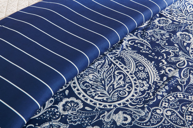 Lochlan 3-Piece Full/Queen Comforter Set - Navy and White