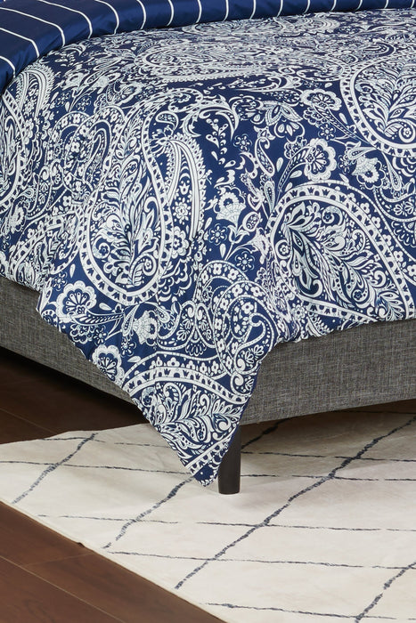 Lochlan 3-Piece Full/Queen Comforter Set - Navy and White