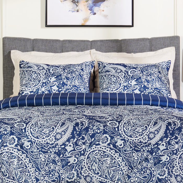Lochlan 3-Piece Full/Queen Comforter Set - Navy and White