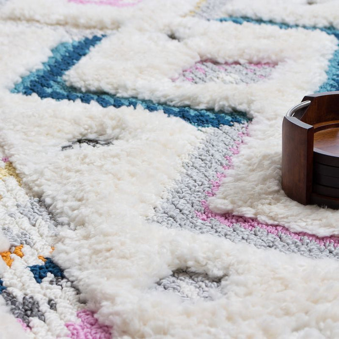 Lola Chevron 5x8 Area Rug