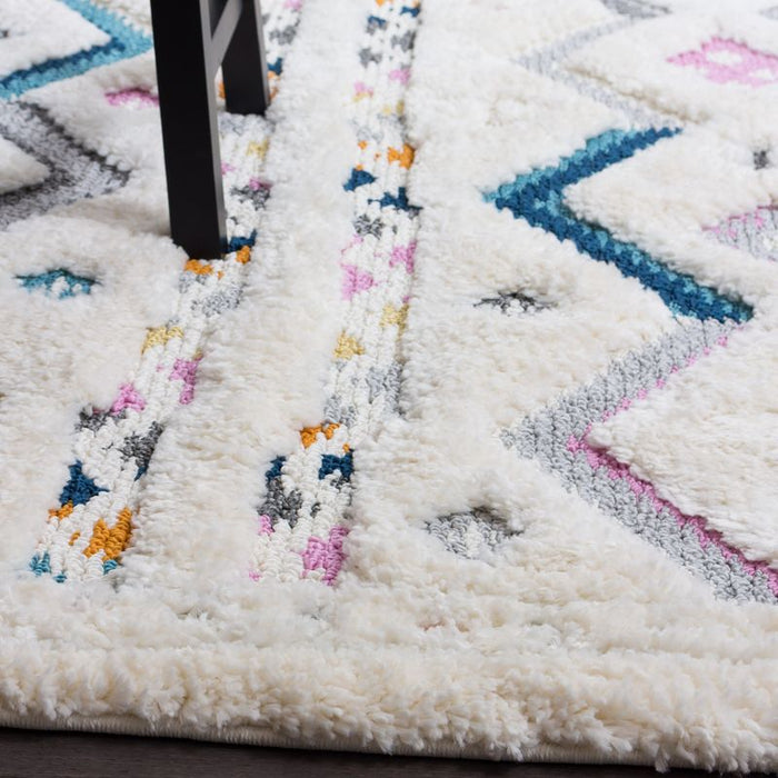 Lola Chevron 3x5 Area Rug