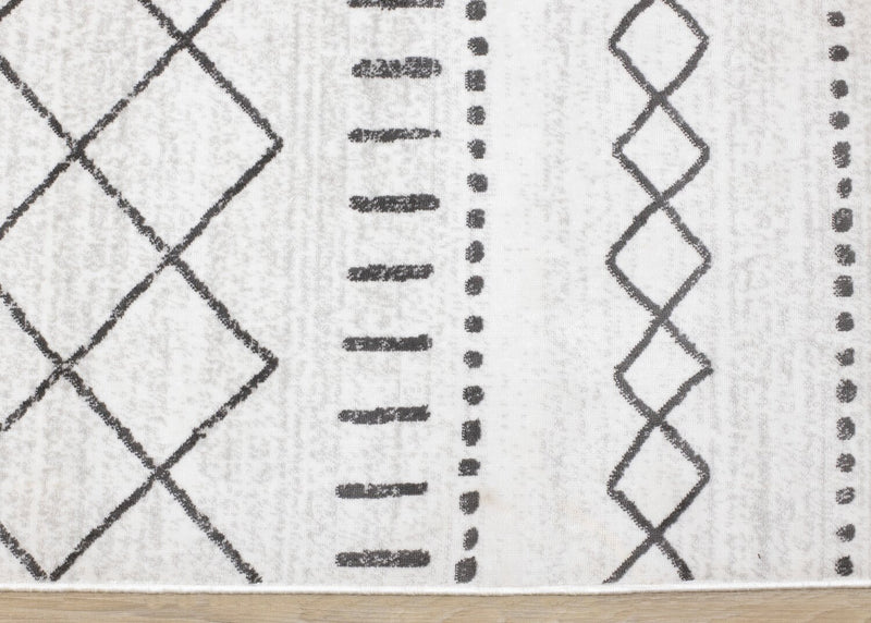 Fresh Washable White Tribal Banded Rug - 2'0\" x 6'7\"