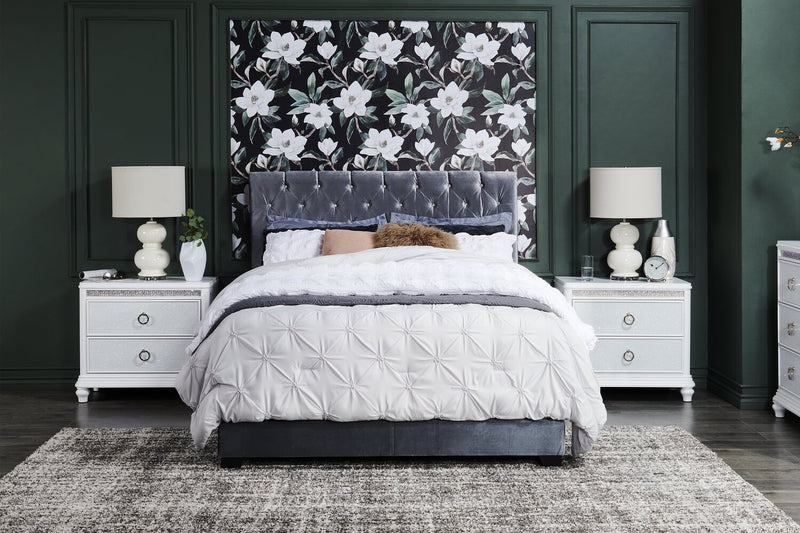 Candace Upholstered Bed in Velvet Grey Fabric, Button Tufted - Queen Size